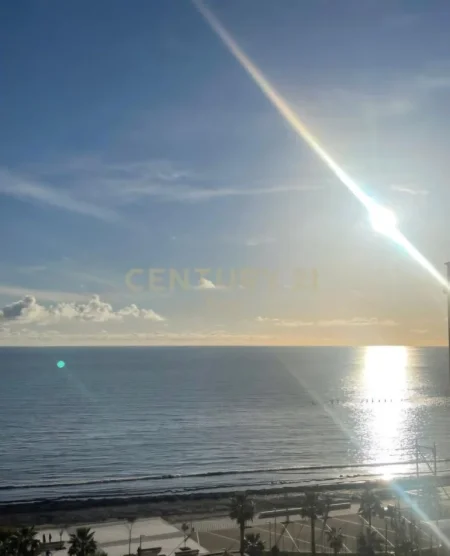 Durres, shitet apartament 2+1+Ballkon Kati 9, 131 m² 290.000 € (Vollga)