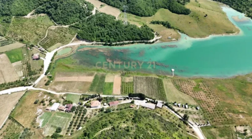 Tirane, shitet toke , 5.059 m² 278.000 € (Kashar)