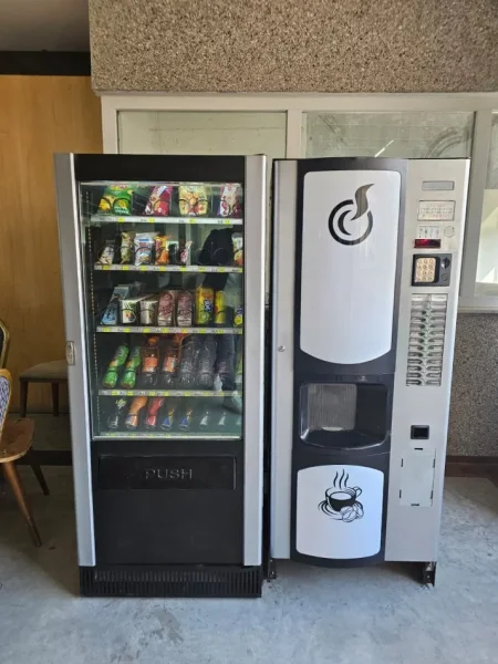 Durres, ofroj Shiten Makineta Automatike Bianchi dhe Necta Durres Plazh +355692387400