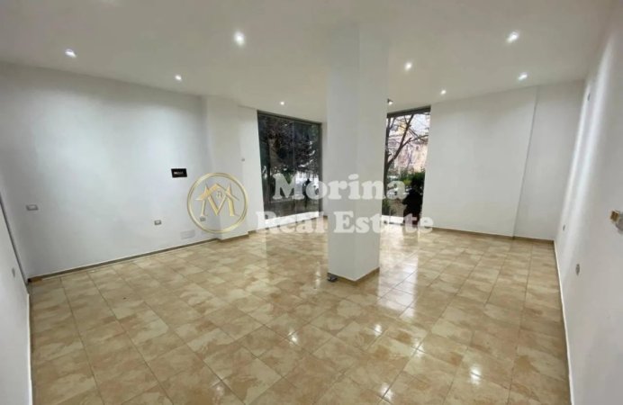 Tirane, jepet me qera ambjent biznesi Kati 1, 60 m² 350 € (Yzberisht)