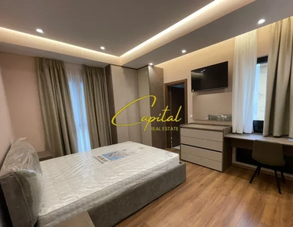Tirane, jepet me qera apartament 2+1 Kati 9, 110 m² 830 € (FARMACIA 10)