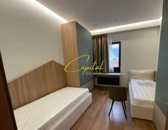 Tirane, jepet me qera apartament 2+1 Kati 9, 110 m² 830 € (FARMACIA 10)