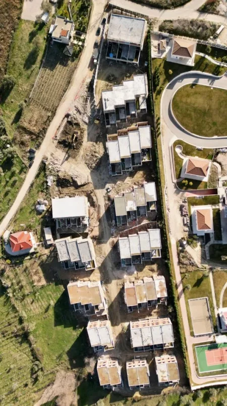 Tirane, shitet Vile 3 Katshe Kati 3, 287 m²