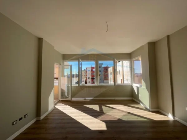 Durres, shitet apartament 1+1 Kati 9, 51 m² 75.000 € (Kazazi, Durres)