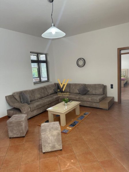 Tirane, jepet me qera apartament 2+1+Ballkon Kati 2, 100 m² 500 € (ALI DEMI)