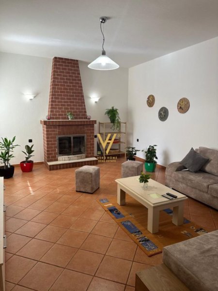 Tirane, jepet me qera apartament 2+1+Ballkon Kati 2, 100 m² 500 € (ALI DEMI)