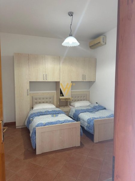 Tirane, jepet me qera apartament 2+1+Ballkon Kati 2, 100 m² 500 € (ALI DEMI)