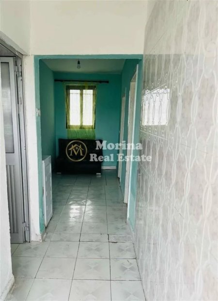 Tirane, jepet me qera shtepi 1+1 Kati 0, 63 m² 250 € (Laprake)