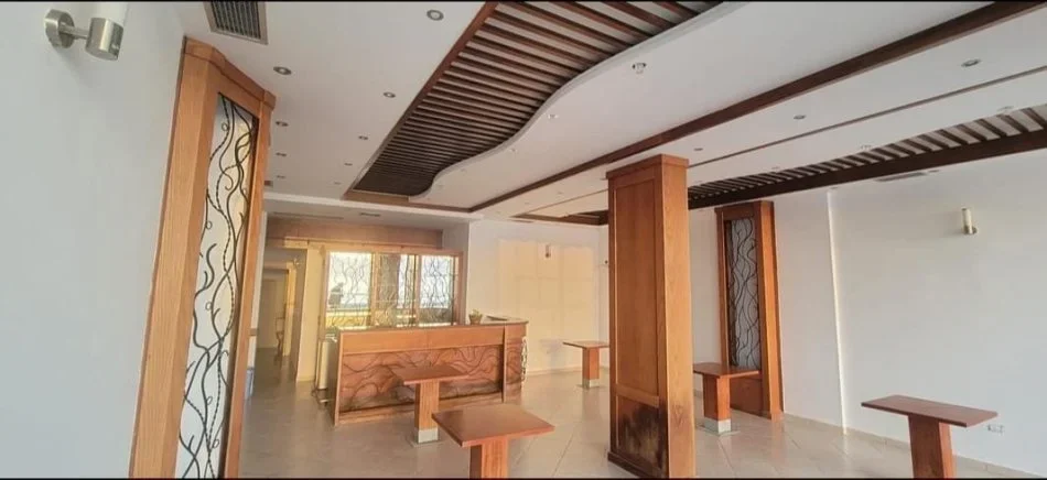 Shkembi Kavajes, shitet lokal Kati 0, 88 m² 395.000 € (Shkembi i Kavajes)