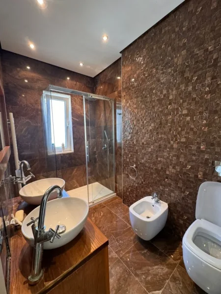 Qerret, shitet Vile 3 Katshe Kati 3, 340 m² 730.000 € (Qerret)