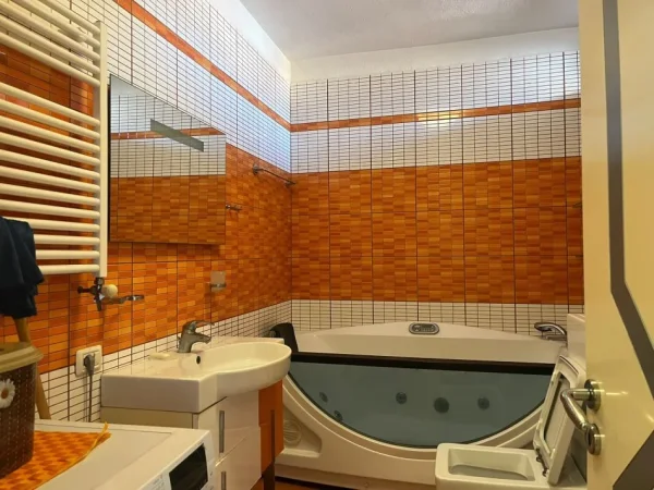 Tirane, shitet apartament 3+1+Aneks+Ballkon Kati 10, 140 m² 230.000 € (Zona e Brrylit)