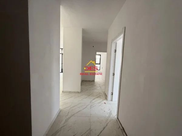 Vlore, shitet apartament 2+1+Ballkon Kati 5, 106 m² 137.800 € (Orikum, Vlorë)