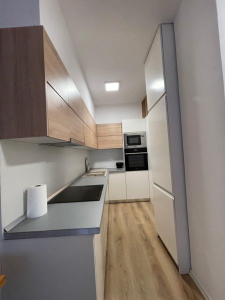 Tirane, jepet me qera apartament 1+1 Kati 1, 60 m² 550 € (5 Maj)