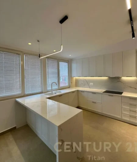 Tirane, shitet apartament+verande | Penthouse 3+1+Ballkon Kati 5, 300 m² 700.000 € (Liqeni I Thate)