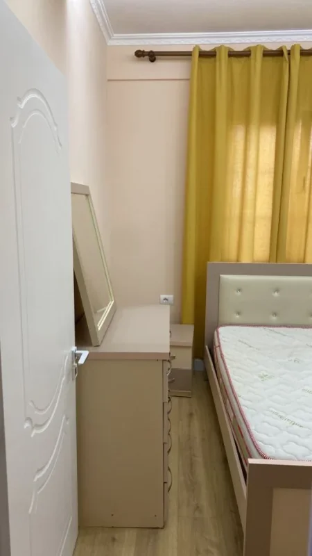 Tirane, jepet me qera apartament 1+1 Kati 1, 70 m² 400 € 