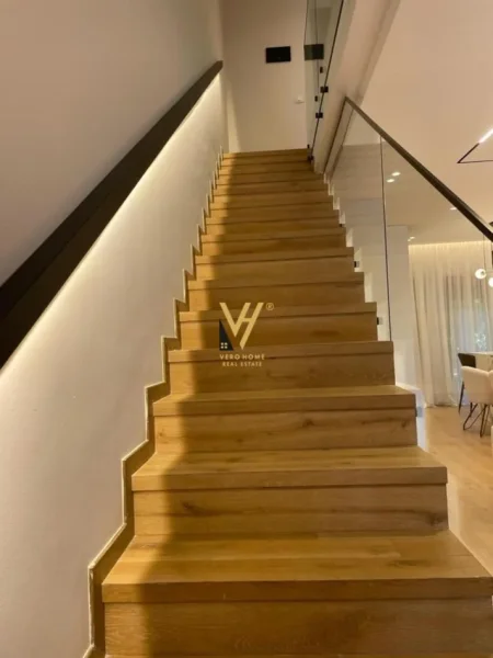 Tirane, jepet me qera Vile 3 Katshe Kati 0, 350 m² 3.000 € (TEG)