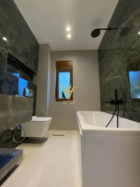 Tirane, jepet me qera Vile 3 Katshe Kati 0, 350 m² 3.000 € (TEG)