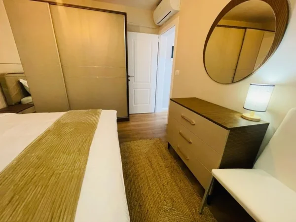 Tirane, jepet me qera apartament 1+1+Aneks+Ballkon Kati 2, 70 m² 600 € (STACIONI I TRENIT)