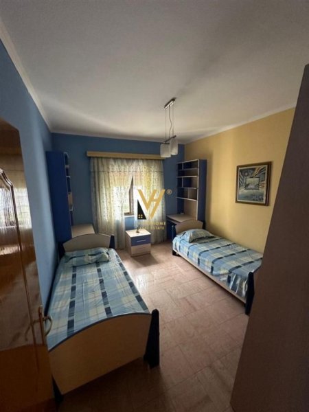 Tirane, jepet me qera apartament 2+1+Ballkon Kati 2, 100 m² 550 € (RRUGA FERIT XHAJKO)