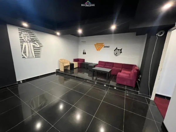 Tirane, jepet me qera dyqan Kati -1, 150 m² 800 € (5 MAJI)