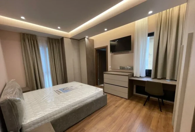Tirane, jepet me qera apartament 2+1 Kati 9, 111 m² 830 € (QSUT)
