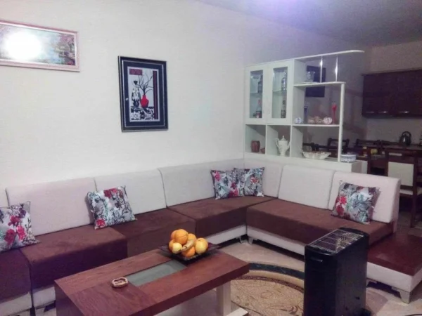 Tirane, shes shtepi 2+1+Ballkon Kati 2, 205 m² 215.000 € (Paskuqan)
