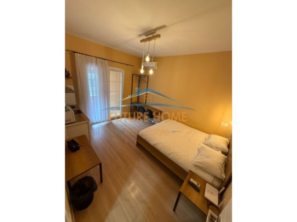 Tirane, jepet me qera Kati 4, 40 m² 500 € (Rr. Myslym Shyri)