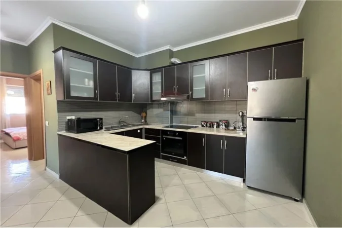 Vlore, shitet apartament 2+1+Aneks+Ballkon Kati 7, 98 m² 120.000 € (Tek Gjyqi Vjeter)
