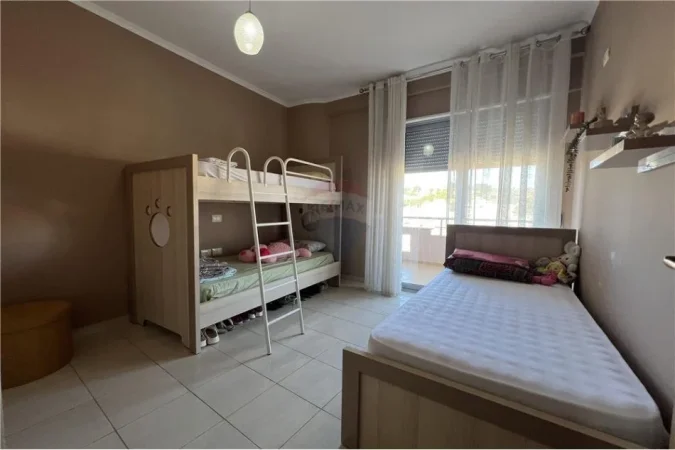 Vlore, shitet apartament 2+1+Aneks+Ballkon Kati 7, 98 m² 120.000 € (Tek Gjyqi Vjeter)