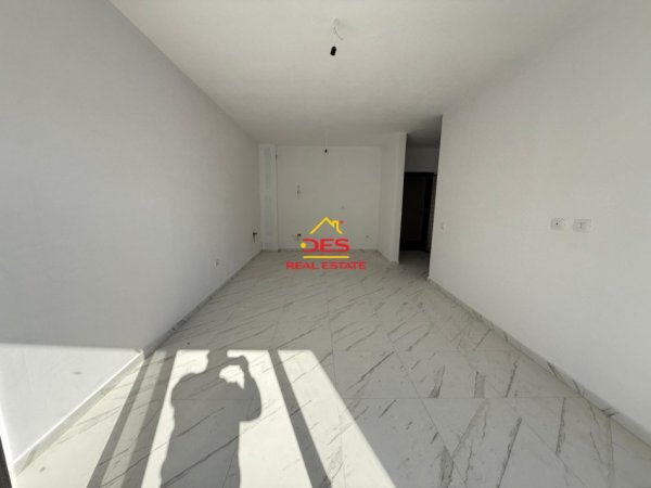 Radhime - Orikum, shitet apartament 2+1+Ballkon Kati 5, 103 m² 133.900 € (Orikum, Vlorë)