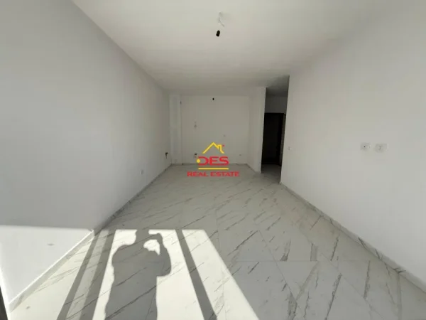 Radhime - Orikum, shitet apartament 2+1+Ballkon Kati 5, 103 m² 133.900 € (Orikum, Vlorë)