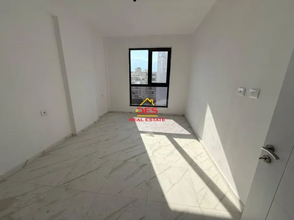 Radhime - Orikum, shitet apartament 2+1+Ballkon Kati 5, 103 m² 133.900 € (Orikum, Vlorë)