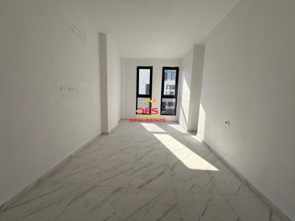 Radhime - Orikum, shitet apartament 2+1+Ballkon Kati 5, 103 m² 133.900 € (Orikum, Vlorë)