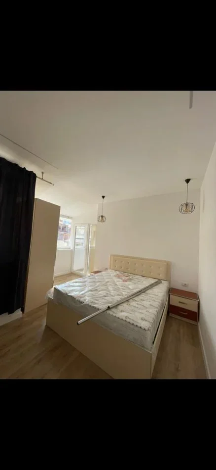 Tirane, jepet me qera apartament 1+1+Ballkon Kati 6, 65 m² 450 € (rruga Bill Klinton)
