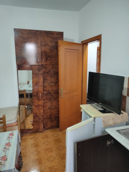 Tirane, jepet me qera garsonier Kati 1, 56 m² 170 € (Rruga Budi, Qytet studenti)