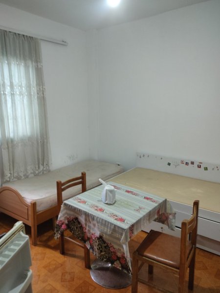 Tirane, jepet me qera garsonier Kati 1, 56 m² 170 € (Rruga Budi, Qytet studenti)