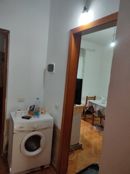 Tirane, jepet me qera garsonier Kati 1, 56 m² 170 € (Rruga Budi, Qytet studenti)