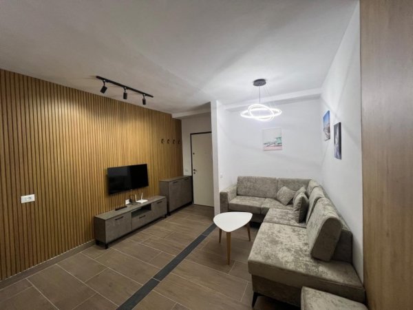 Tirane, jepet me qera apartament 1+1+Ballkon Kati 3, 55 m² 50 € (Selit)