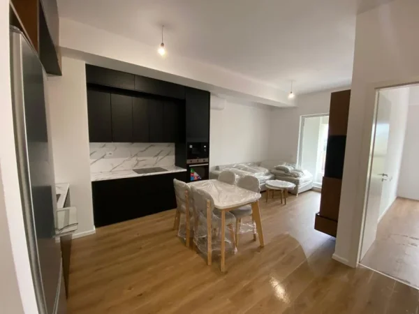 Tirane, jepet me qera apartament 1+1 Kati 7, 59 m² 450 € (Ali Demi)