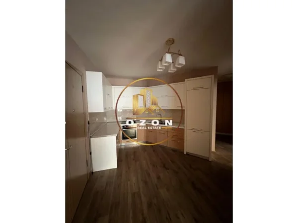 Tirane, shitet apartament 2+1+Ballkon Kati 3, 127 m² 146.050 € (Astir)