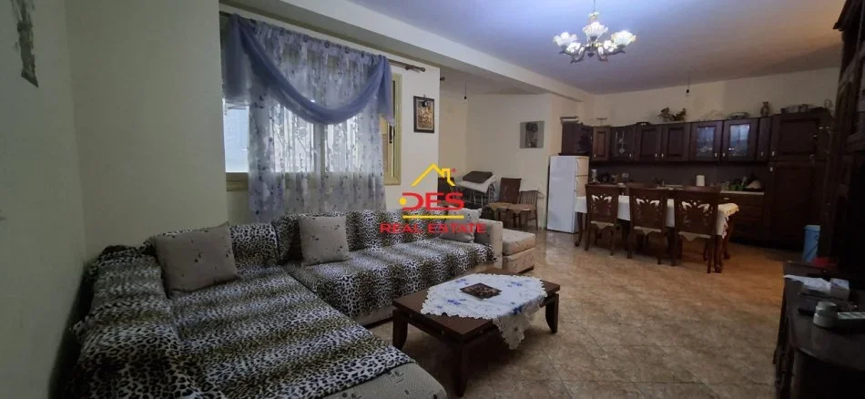 Vlore, jepet me qera apartament 2+1+Ballkon Kati 3, 120 m² 350 € (Rr Kosova)