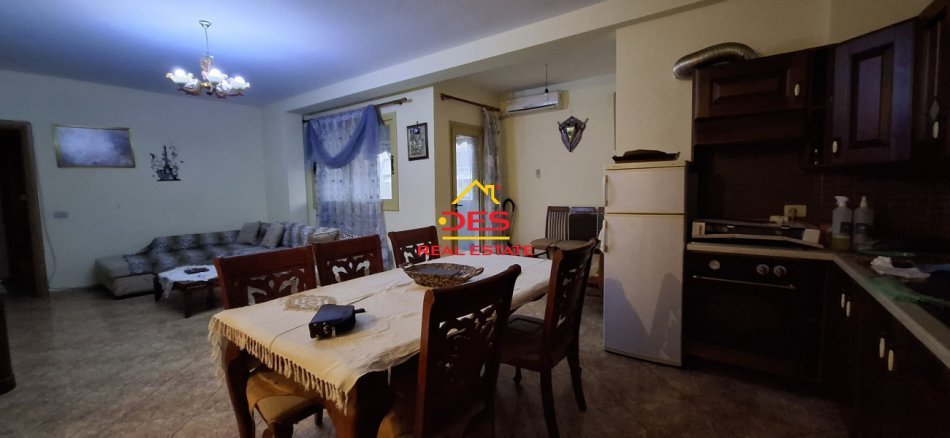 Vlore, jepet me qera apartament 2+1+Ballkon Kati 3, 120 m² 350 € (Rr Kosova)