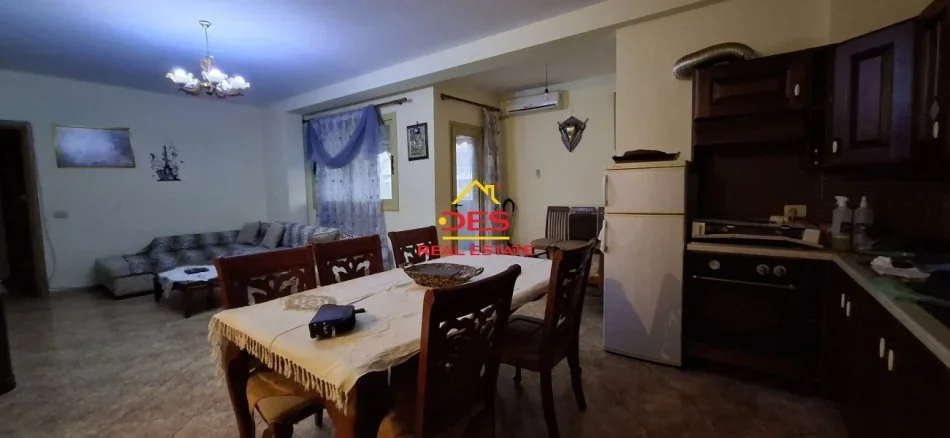 Vlore, jepet me qera apartament 2+1+Ballkon Kati 3, 120 m² 350 € (Rr Kosova)