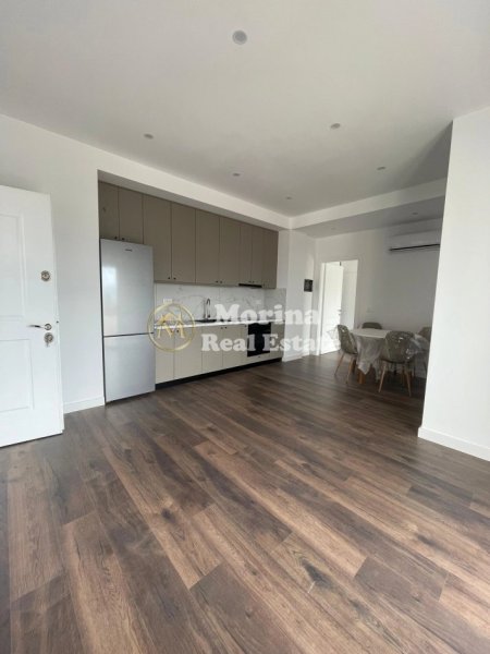 Tirane, jepet me qera apartament 1+1+Ballkon Kati 3, 53 m² 400 € (Rruga Mihal Grameno)