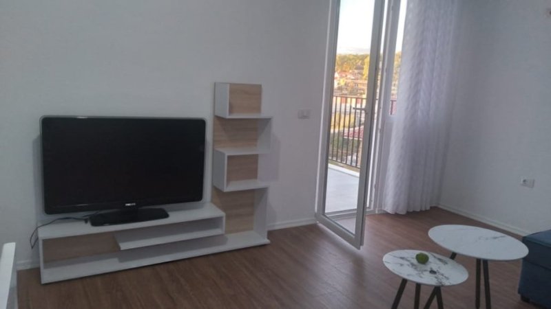 Tirane, jepet me qera apartament 1+1+Aneks+Ballkon Kati 2, 73 m² 400 € (sauk)