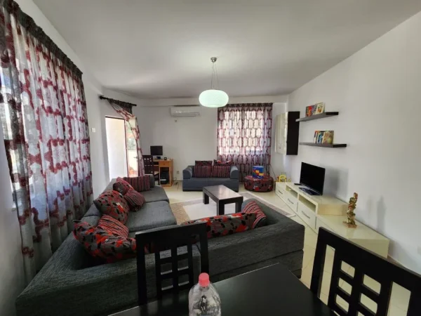 Tirane, shitet apartament 2+1 Kati 4, 111 m² 130.000 € (Fresk)