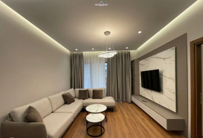 Tirane, jepet me qera apartament 1+1 Kati 9, 111 m² 830 € (farmacia 10)