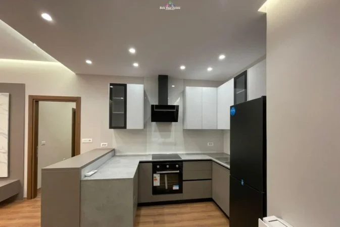 Tirane, jepet me qera apartament 1+1 Kati 9, 111 m² 850 € (farmacia 10)