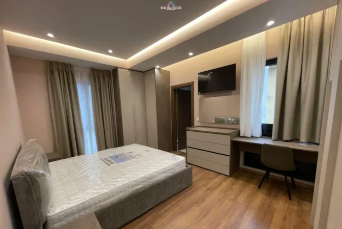 Tirane, jepet me qera apartament 1+1 Kati 9, 111 m² 850 € (farmacia 10)