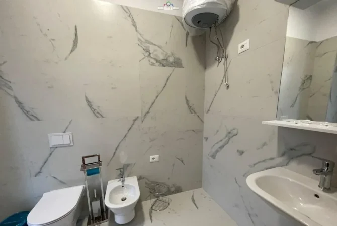 Tirane, jepet me qera apartament 1+1 Kati 9, 111 m² 850 € (farmacia 10)